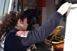 Şizofren kadın intihara kalkıştı