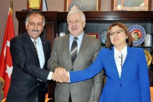 MHP'li adaydan Ak Parti'ye ziyaret