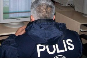 G&ouml;revden alınan bazı polisler...