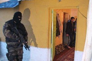 700 polisli baskında 51 tutuklama