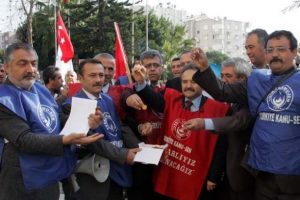 Zammı az buldular bordrolarını yaktılar