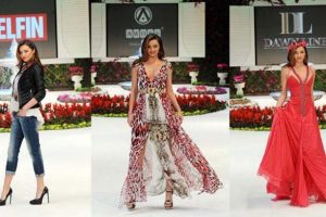 &Uuml;nl&uuml; modelin kıyafetine sipariş yağıyor