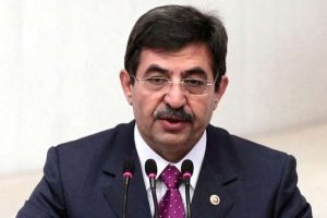 "Fırıldaklar &ccedil;evirip, bizim m&uuml;teahhitlerimizin..."