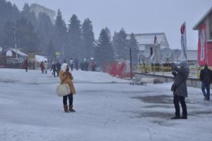 Uludağ'da sevindiren kar