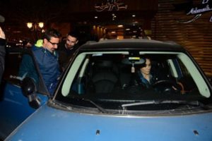 Emrah vale parasını sevgilisine &ouml;detti...