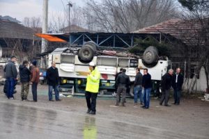 Yağışlı hava kazaya neden oldu