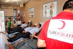 Kan bağışı i&ccedil;in Kızılay'a koştuk