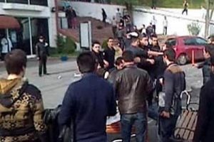 &Uuml;niversitede kanlı sağ-sol kavgası