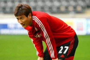 Dortmund Dong-Won Ji'ye imzayı attırdı
