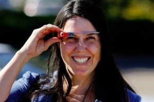 Google Glass davasında s&uuml;r&uuml;c&uuml;n&uuml;n zaferi