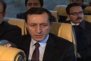 Başbakan Yardımcısı ilahi okudu