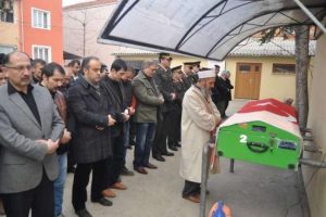 Eşinin &ouml;l&uuml;m&uuml;ne 5 g&uuml;n dayanabildi