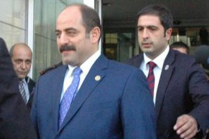 Zekeriya &Ouml;z'e  polisten şok haber!