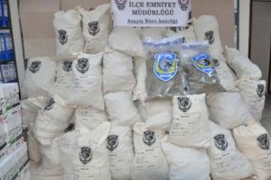300 kilo esrar ele ge&ccedil;irildi