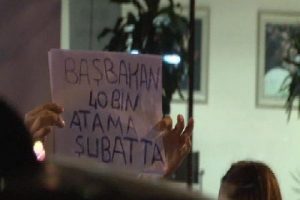 Atanamayan &ouml;ğretmenler Başbakan'a seslendi