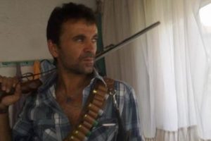 &Ouml;rdeği kurtarmak isterken canından oldu