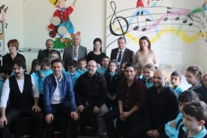 &Uuml;nl&uuml; grup &ccedil;aldı, &ouml;ğretmenler bile coştu - &Ouml;ZEL HABER