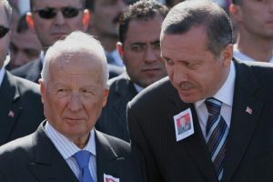 Evren yasası ile &ccedil;&ouml;zd&uuml;ler
