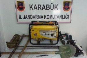 Eflani'de ka&ccedil;ak kazı operasyonu