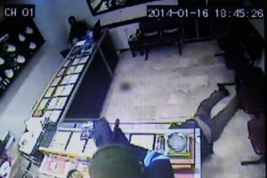 Kuyumcuyu vurup altınları b&ouml;yle &ccedil;aldı