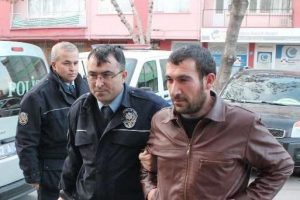 B&ouml;yle "pişkin" sigara ka&ccedil;ak&ccedil;ısı g&ouml;r&uuml;lmedi
