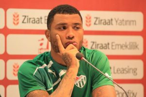 Colin Kazım Bursaspor camiasından &ouml;z&uuml;r diledi!