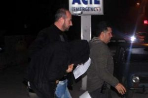 L&uuml;ks otomobille evleri soydular