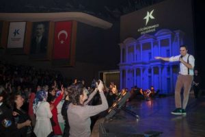 Mustafa Ceceli'den m&uuml;zik ziyafeti