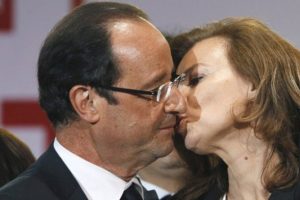 Hollande Valerie Trierweiler'yi saraydan atıyor