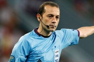 C&uuml;neyt &Ccedil;akır'dan b&ouml;cek benzetmesi
