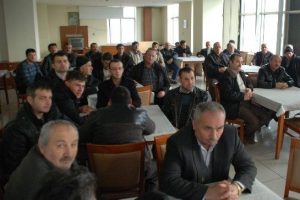 Taşeron iş&ccedil;ilerin hak arayışı s&uuml;r&uuml;yor