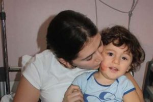 'Yılın annesi'nden &ouml;p&uuml;c&uuml;k