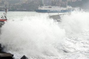 Kuzey Ege'de kuvvetli fırtına uyarısı