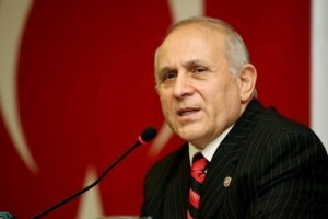 TBMM Anayasa Komisyonu'nda usul tartışması