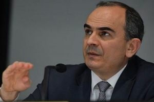 Girdaptan bizi ancak Merkez kurtarır