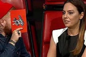 Ebru G&uuml;ndeş'e canlı yayın şoku!