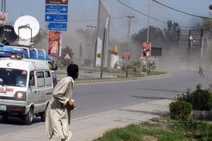 Pakistan'da hava operasyonu: 25 &ouml;l&uuml;