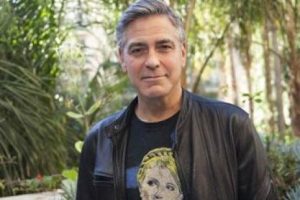 George Clooney, &Ouml;yle bir tiş&ouml;rt giydi ki...