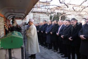 Soner Yal&ccedil;ın babasına veda etti