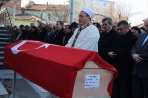 İntihar eden hakim toprağa verildi