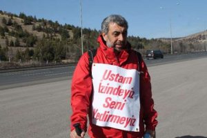 Başbakan'a destek i&ccedil;in y&uuml;zlerce kilometre yol y&uuml;r&uuml;d&uuml;