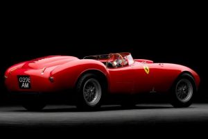 D&uuml;nyanın en pahalı Ferrari'si a&ccedil;ık artırmada