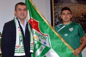 Bursaspor'da imza halkasına Ozan Tufan'da eklendi!
