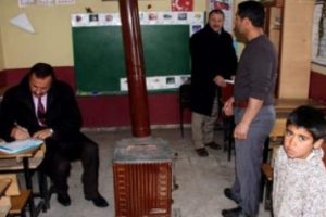 Bir hafta &ouml;nceden okulu tatil ettiler