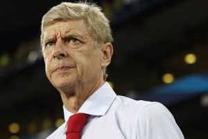 Arsene Wenger &uuml;&ccedil; yıllığına imzalıyor