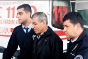 Kumar parası isteyen oğlunu &ouml;ld&uuml;rd&uuml;