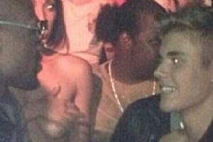 Justin Bieber striptizciye &ouml;yle bir para verdi ki!