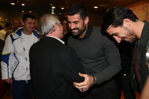 Futbolculardan Aziz Yıldırım'a destek!