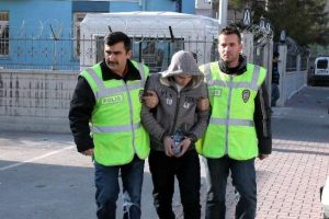 Otob&uuml;s bekliyordu, dehşeti yaşadı