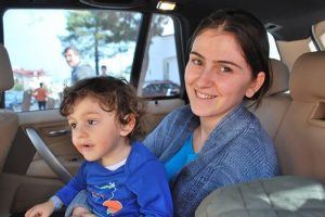Minik Aras ile annesi taburcu edildi